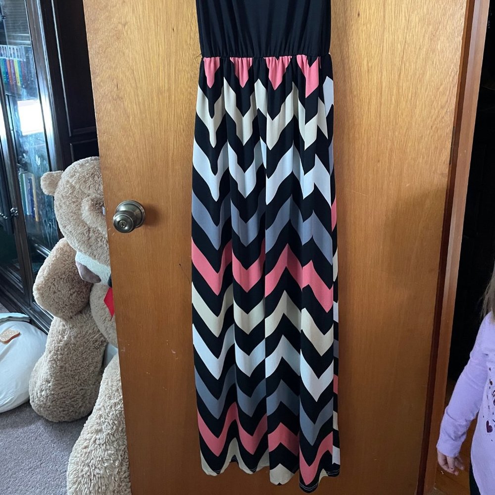 Patterned Maxi Dress - Picture 2 of 3